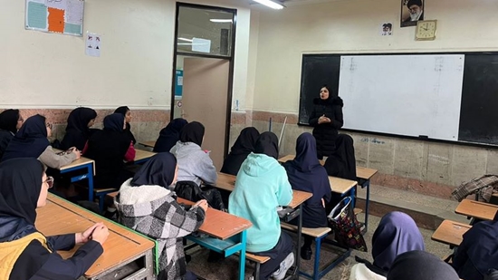 برگزاری جلسات آموزشی با موضوع پیشگیری از کم خونی فقر آهن و ویتامین D برای دانش آموزان پایه متوسطه مدارس منطقه چهاردانگه و گلشهر  